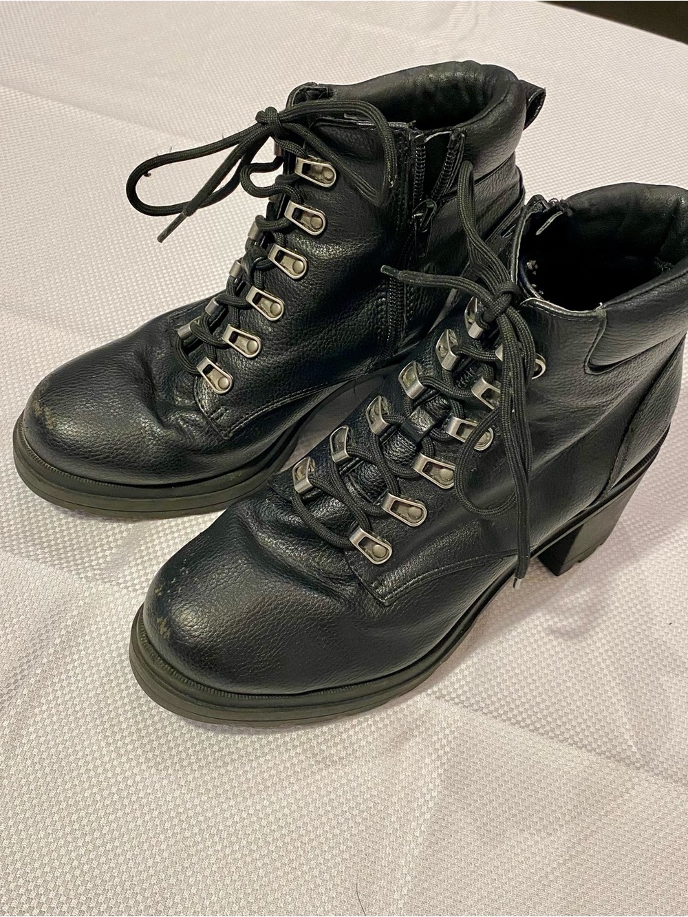 Witchy Women’s Black Y2K Lace-Up Leather Ankle Boots size 8 1/2